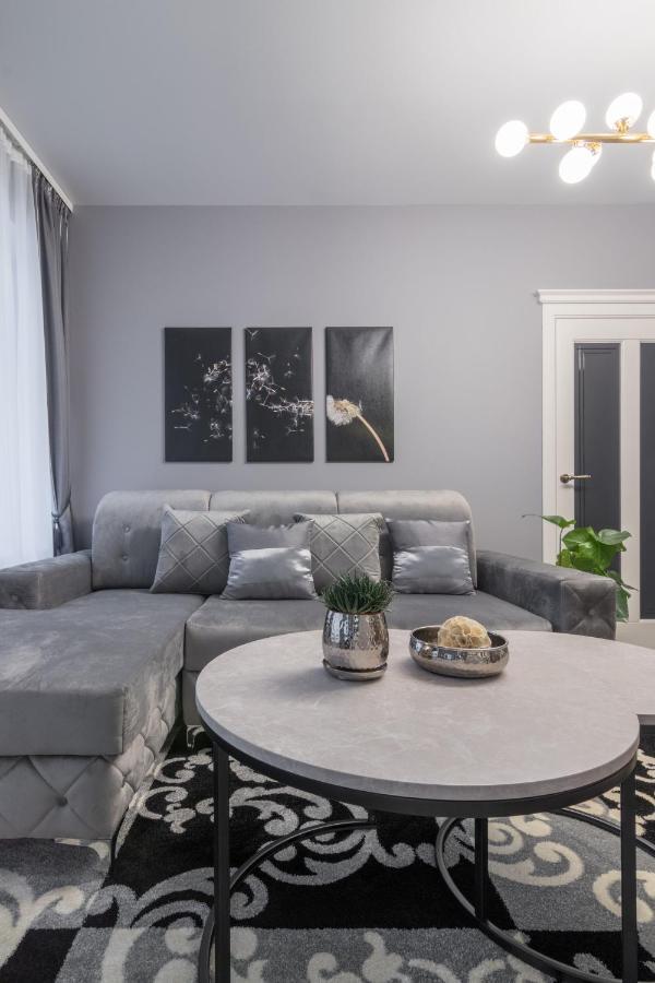 Dandelion Apartment In The Heart Of Kaunas Ngoại thất bức ảnh